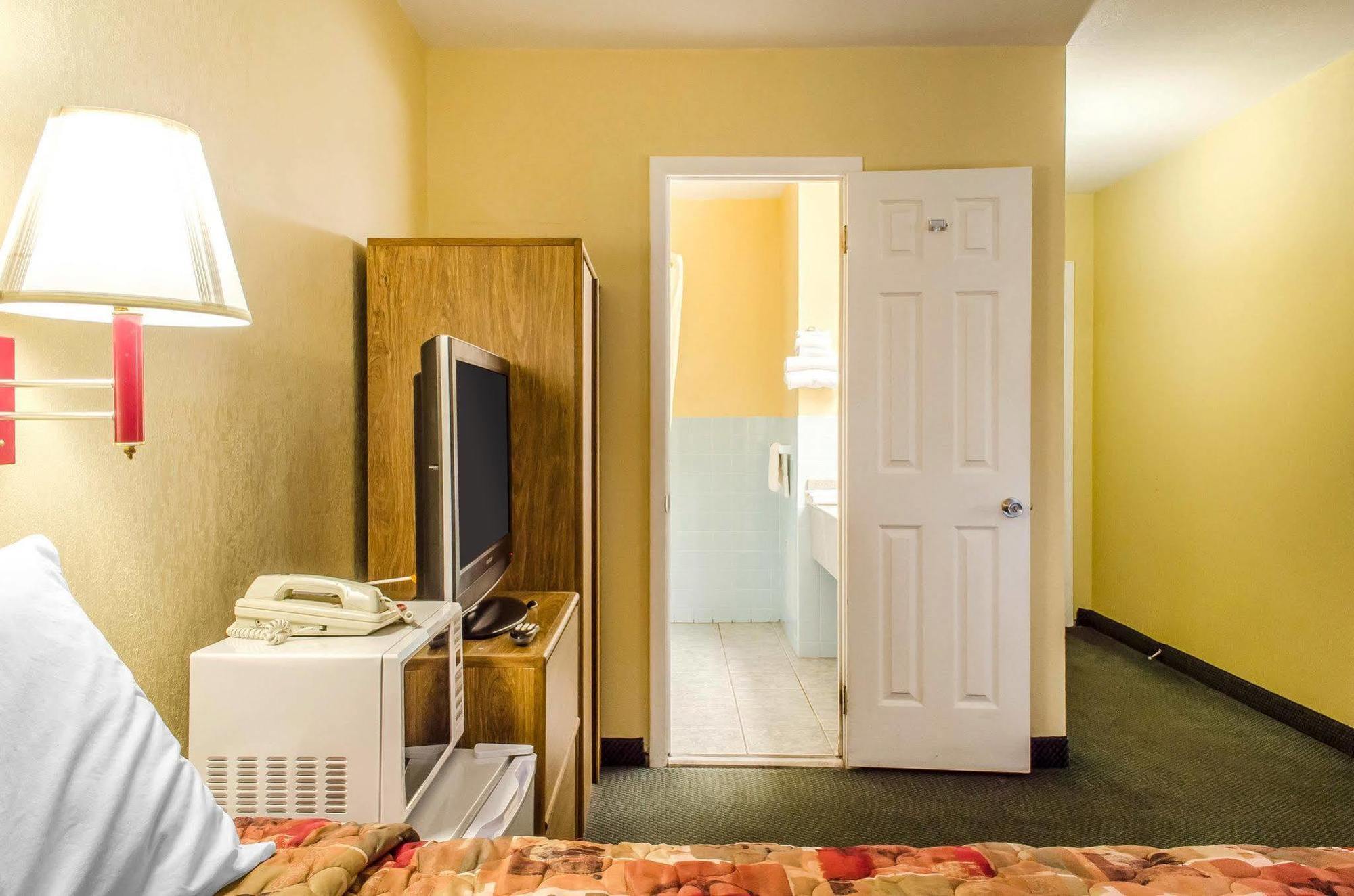 Relax Inn Lewisburg Extérieur photo